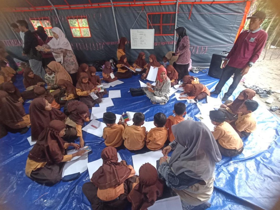 Bimas Islam Dampingi Korban Bencana Bireuen dengan Trauma Healing