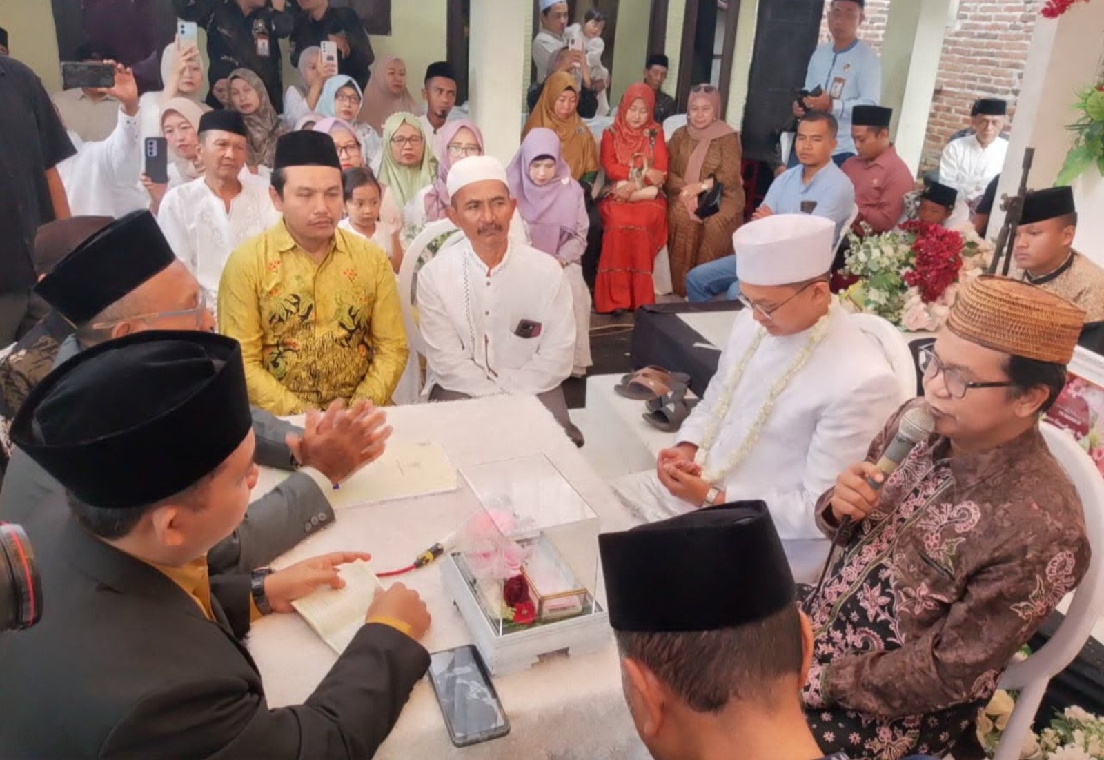 Jumat Pon, 325 Pasangan Menikah di KUA Banyuwangi dalam Sehari