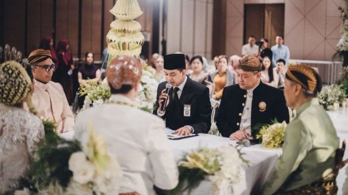 Penghulu KUA Pimpin Akad Nikah Bahasa Inggris, Bimas Islam
