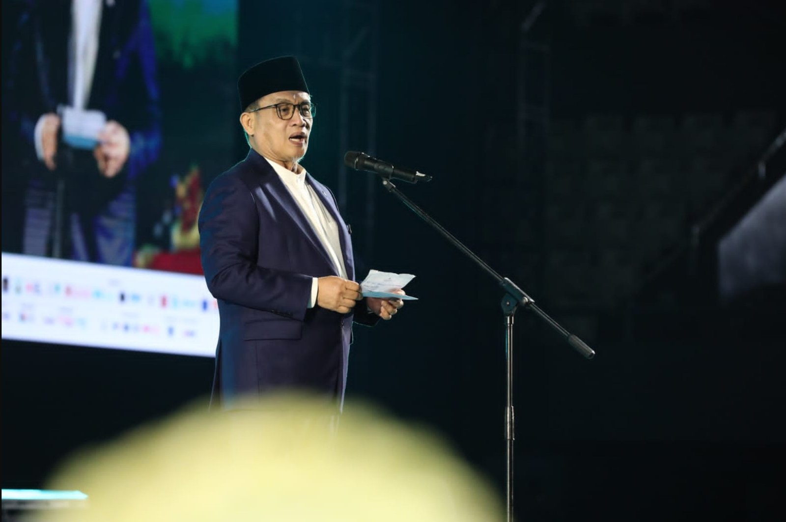Wamenag Hadiri Nikah Massal Ikatan Cinta di Jakarta